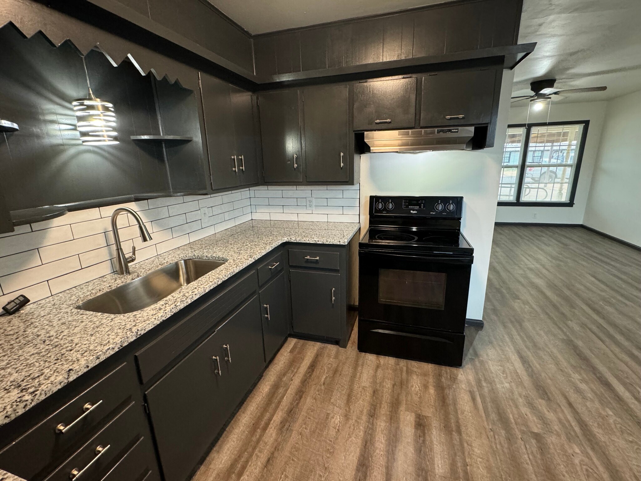 Building Photo - 1210 46th Pl