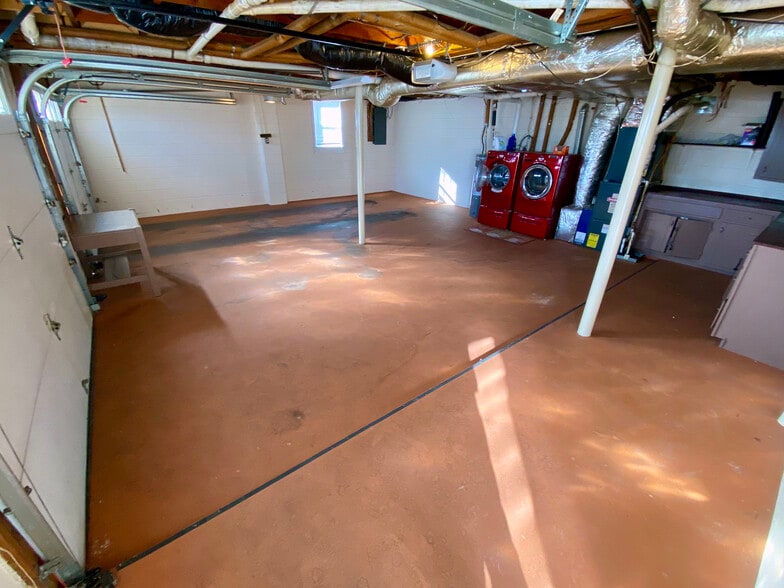 Garage - 4408 Juneau Dr