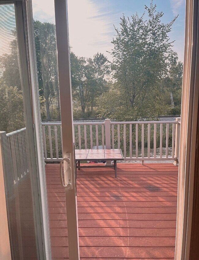 Building Photo - 4758 Sunnybrook Rd