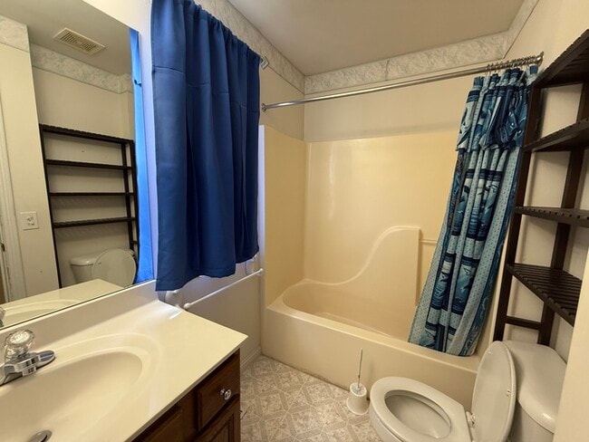 Building Photo - SIngle Family