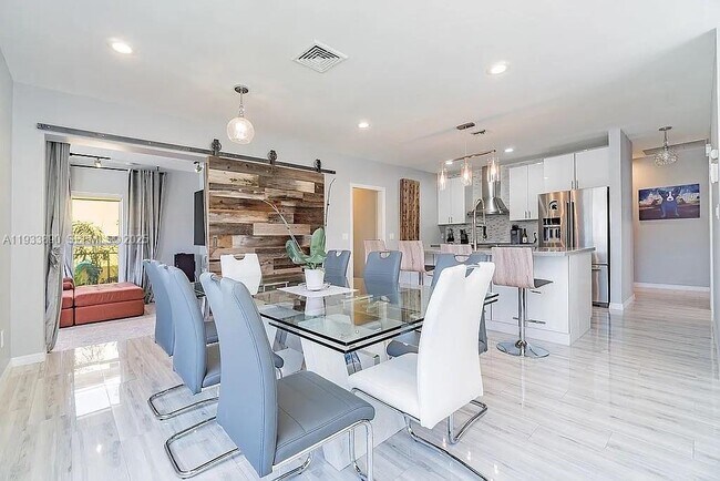 Building Photo - 1731 NE 172nd St