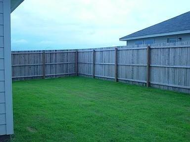 Building Photo - 8911 Valley River Dr