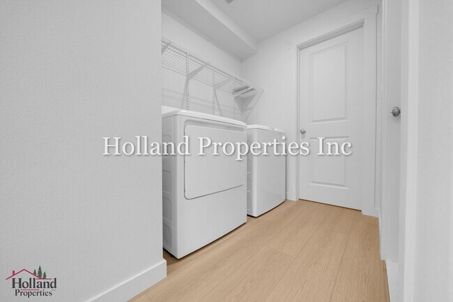 Building Photo - 9059 SW Sagert St