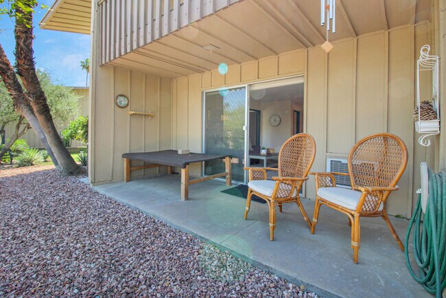 Building Photo - 77805 California Dr