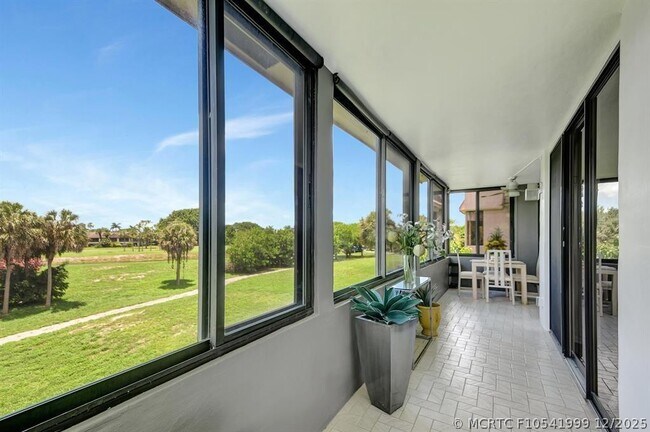 Building Photo - 4770 Fountains Dr S