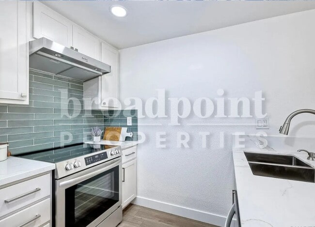 Building Photo - 2507 Navarra Dr