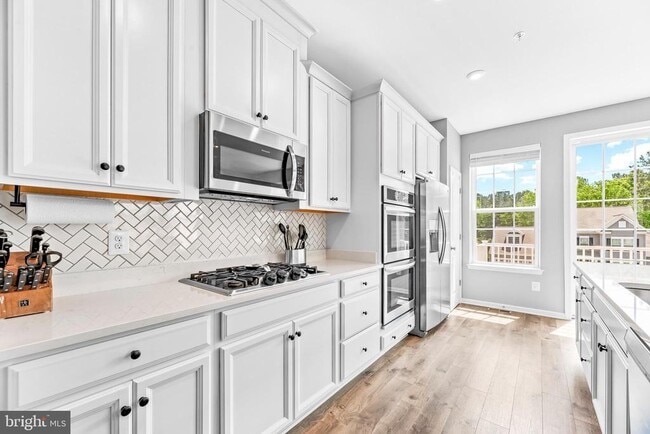 Building Photo - 43871 Eucalyptus Way