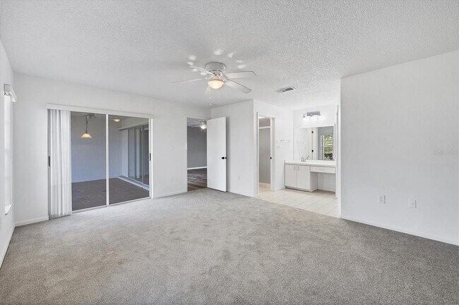 Building Photo - 4220 Center Pointe Ln
