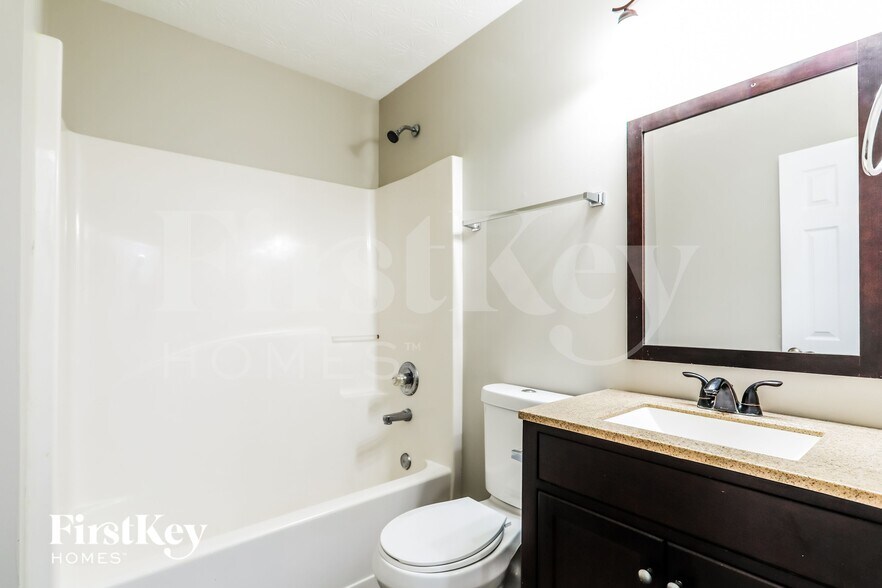 Building Photo - 1524 Leeward Ron Dr