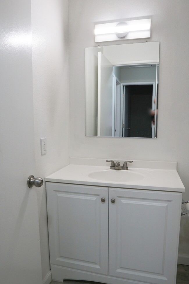 Building Photo - 52790 Avenida Navarro