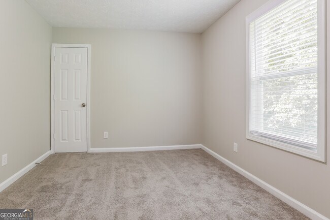 Building Photo - 6578 Carriage Ln