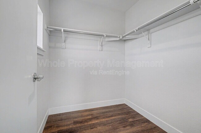 Building Photo - 5651 W 11th Pl