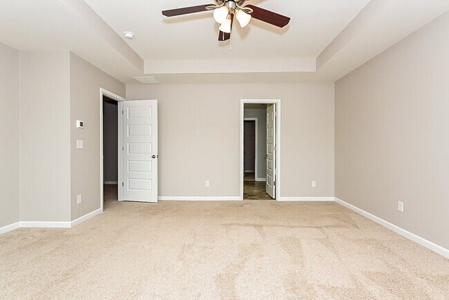 Building Photo - 1335 Elmstead Pl