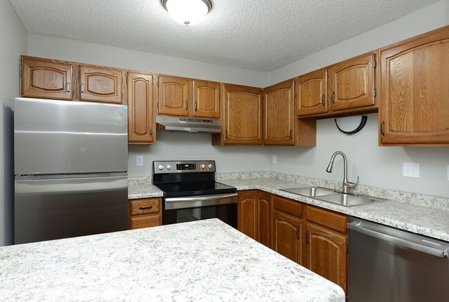 Building Photo - NEWLY UPDATED - 2 bdrm/2 bath FOR RENT