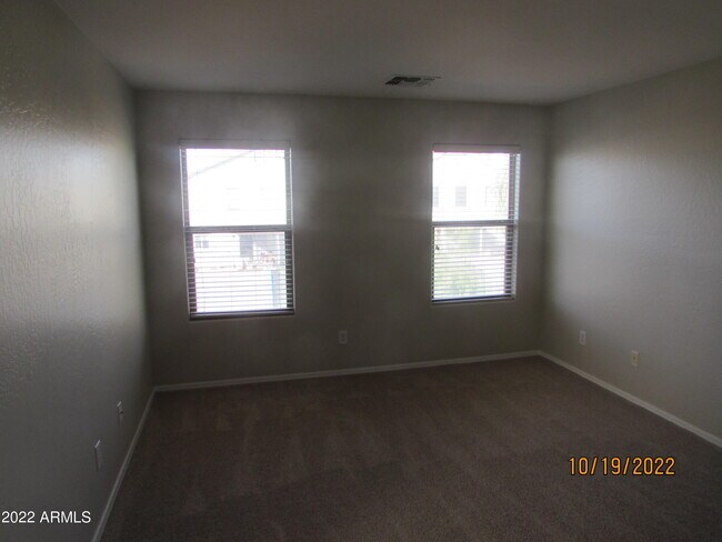 Building Photo - 450 E Maddison St