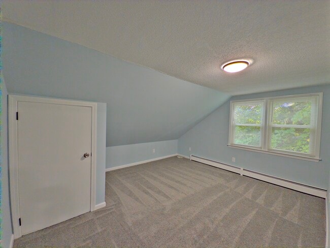 Building Photo - 8 Howard Ct