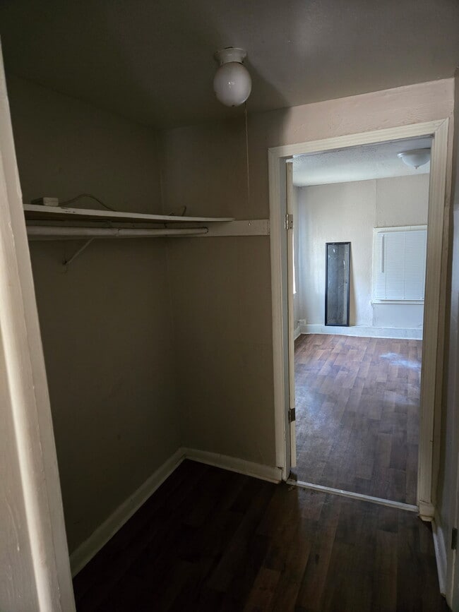 Building Photo - 1512 1/2 Chandler St