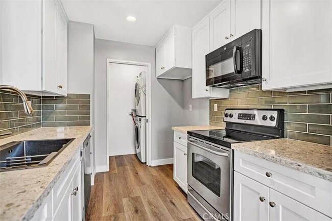 Building Photo - 13104 Glen Ct