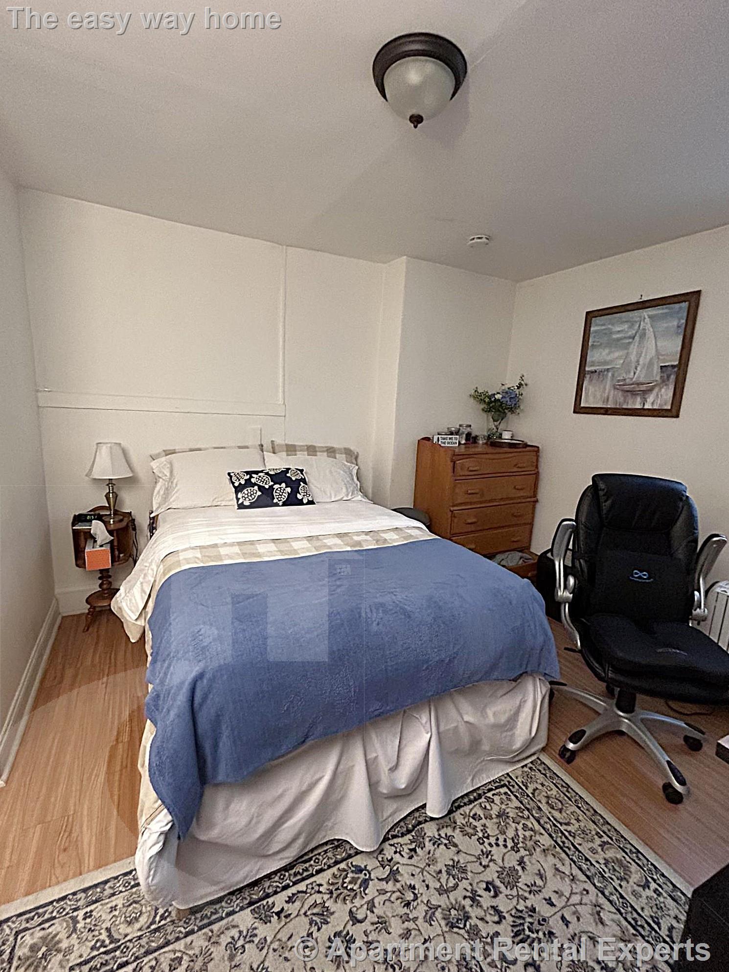 Building Photo - 578 Main St