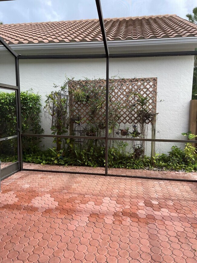 Building Photo - 6675 NW 25th Way