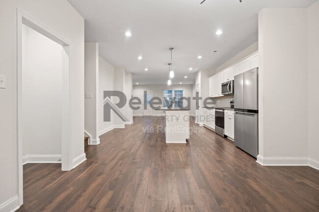 Building Photo - 6851 Dunton Rd