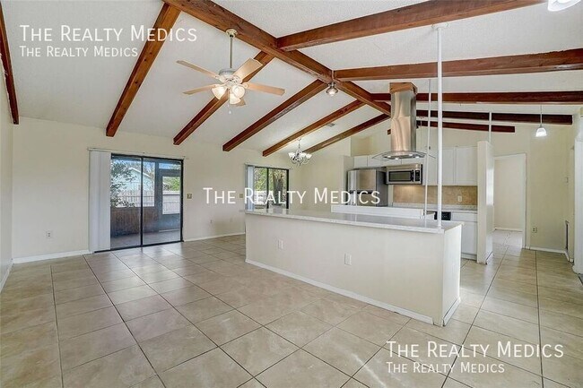 Building Photo - 1886 Elkcam Blvd