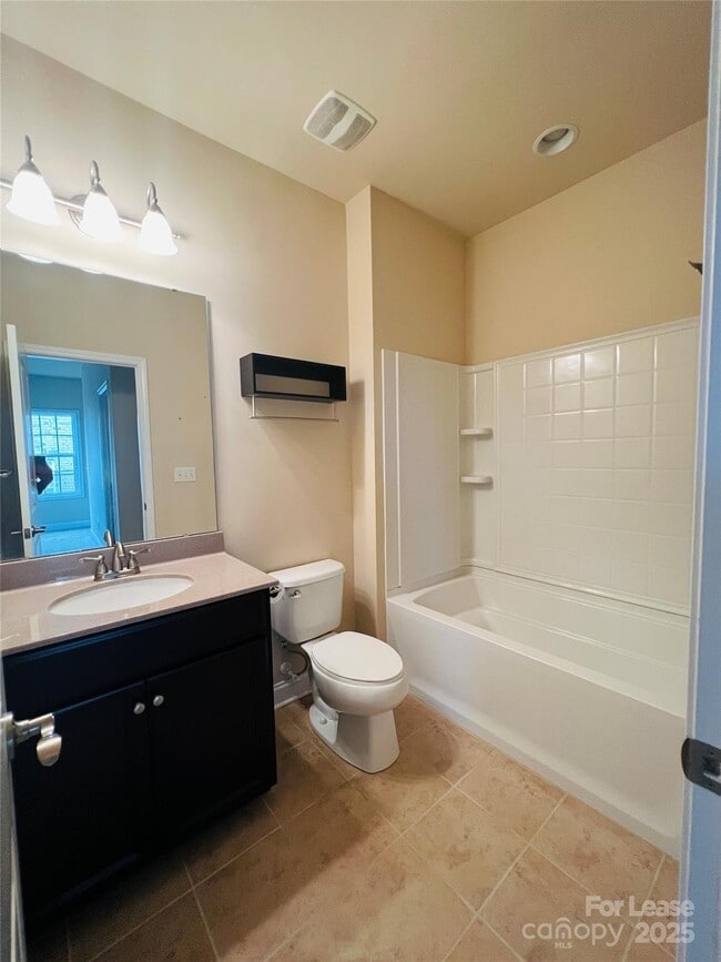 Building Photo - 2223 Eversham Dr NW