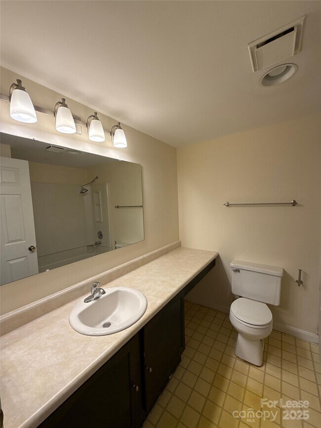 Building Photo - 6616 Wannamaker Ln