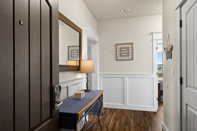 Building Photo - 18004 Edgewood Way