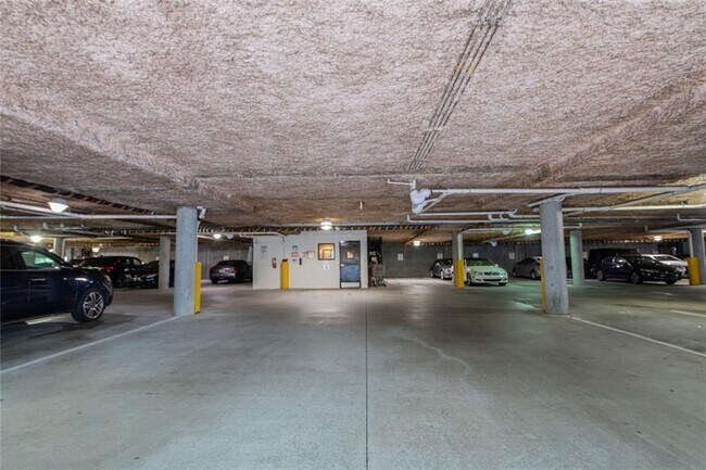 Building Photo - 3275 Lenox Rd NE