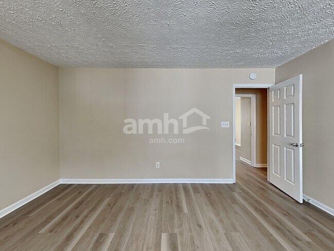 Building Photo - 7019 Beaverwood Dr