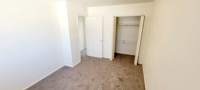 Building Photo - 5202 Canoga St
