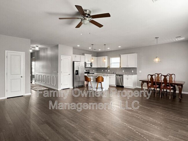 Building Photo - 166 Hayworth Rd