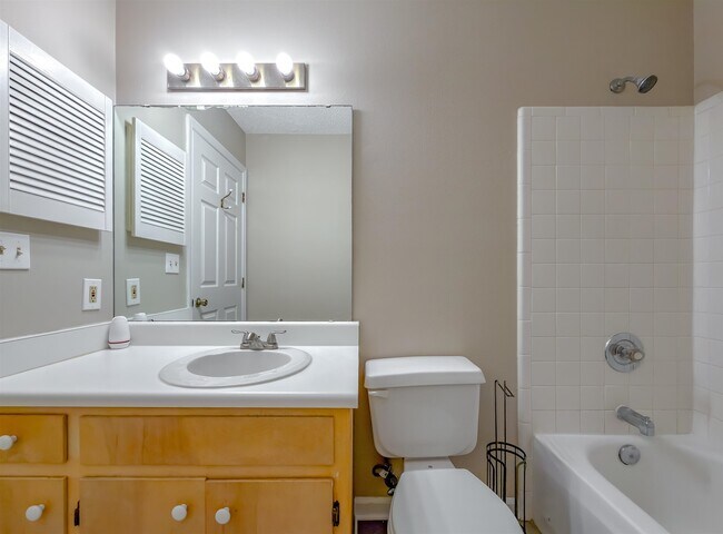 Building Photo - 2415 Talco Hills Dr