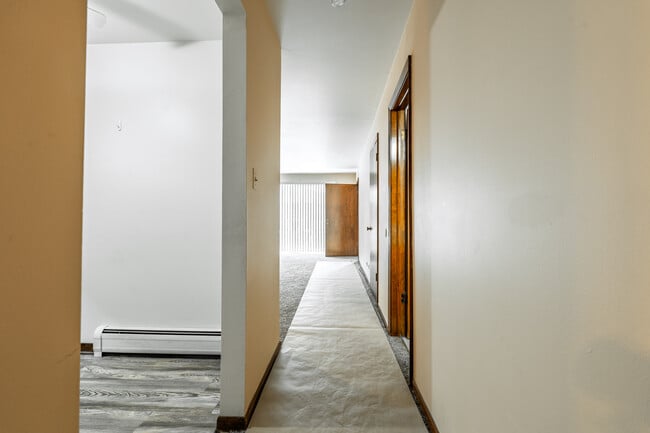 Building Photo - 4613 Grove Ave