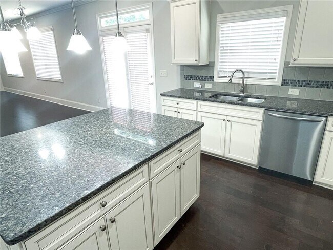Building Photo - 4030 Tobiano Trl