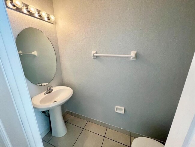 Building Photo - 6301 Landings Terrace