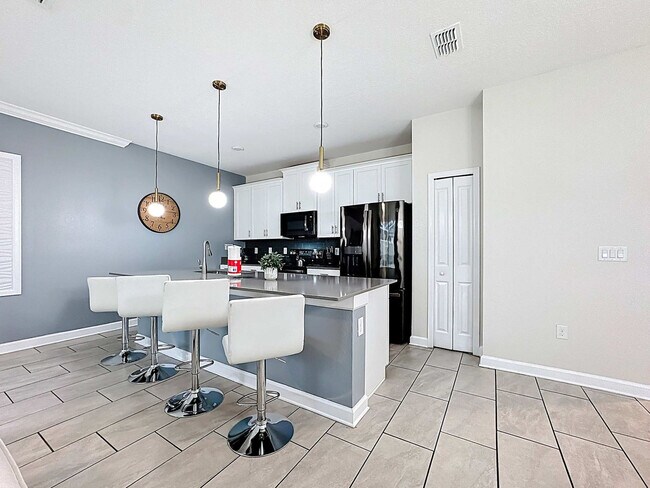 Building Photo - 1248 Challenge Dr