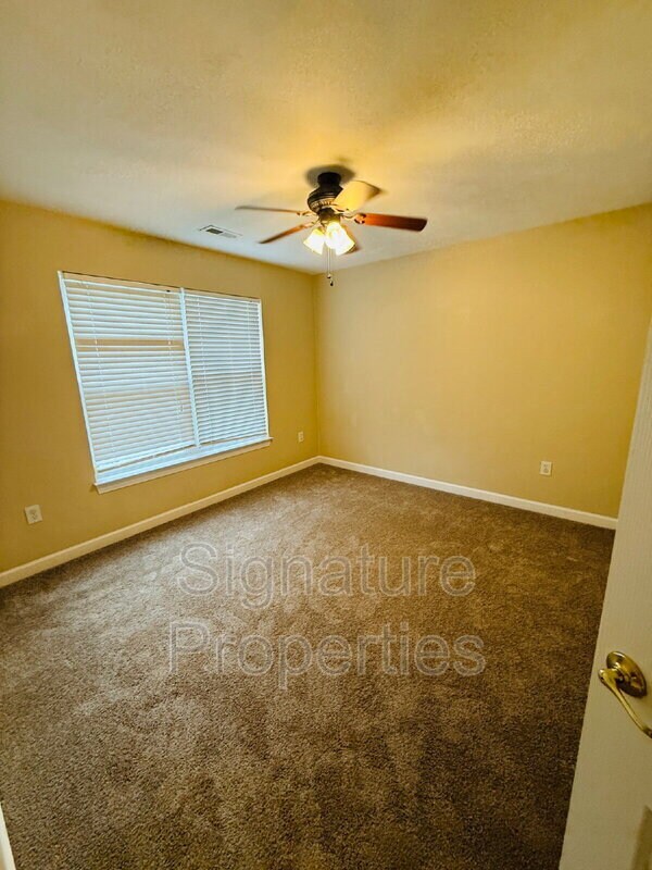 Building Photo - 712 Tallahassee Dr