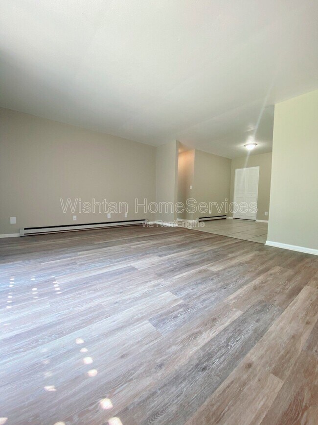 Building Photo - 201 Charleston Blvd