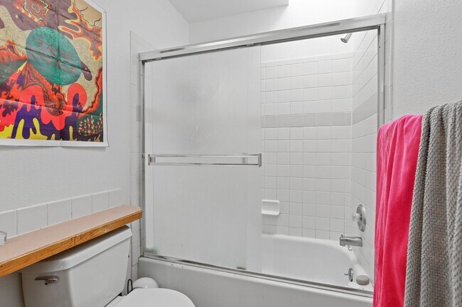 Building Photo - 925 16th St