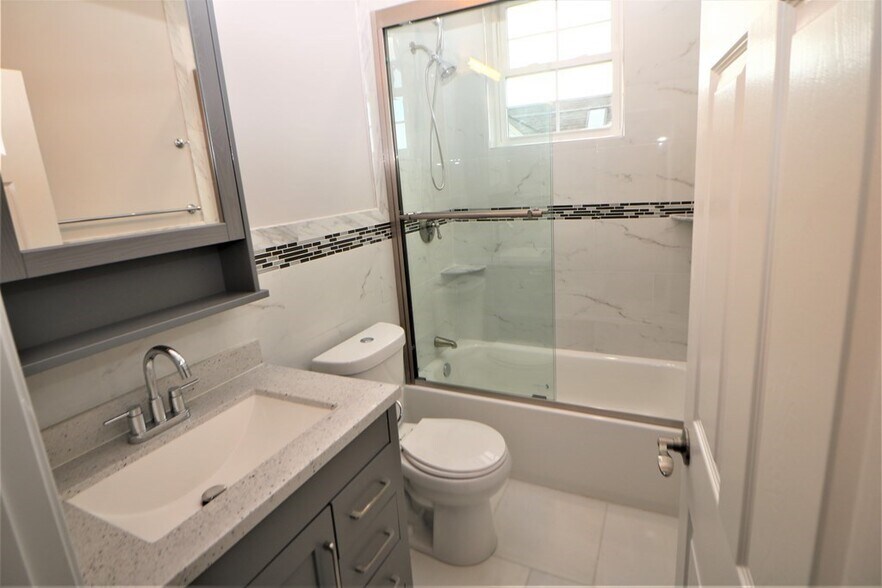 Building Photo - 318 Concord Ave