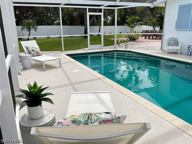 Building Photo - 1530 Mandarin Rd