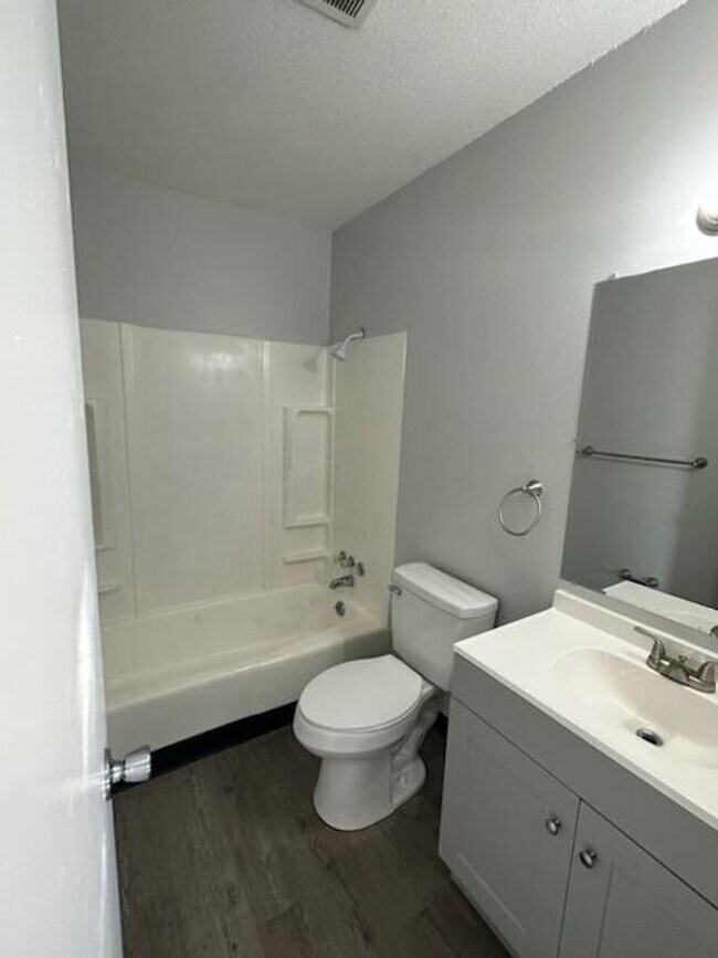 Interior Photo - 4210 Knob Hill Drive