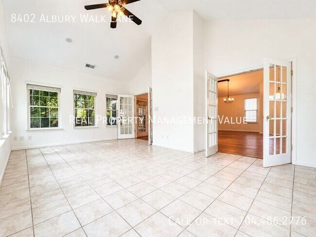 Building Photo - 8402 Albury Walk Ln