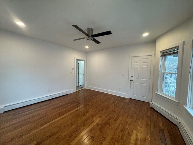 Building Photo - 591 Main St