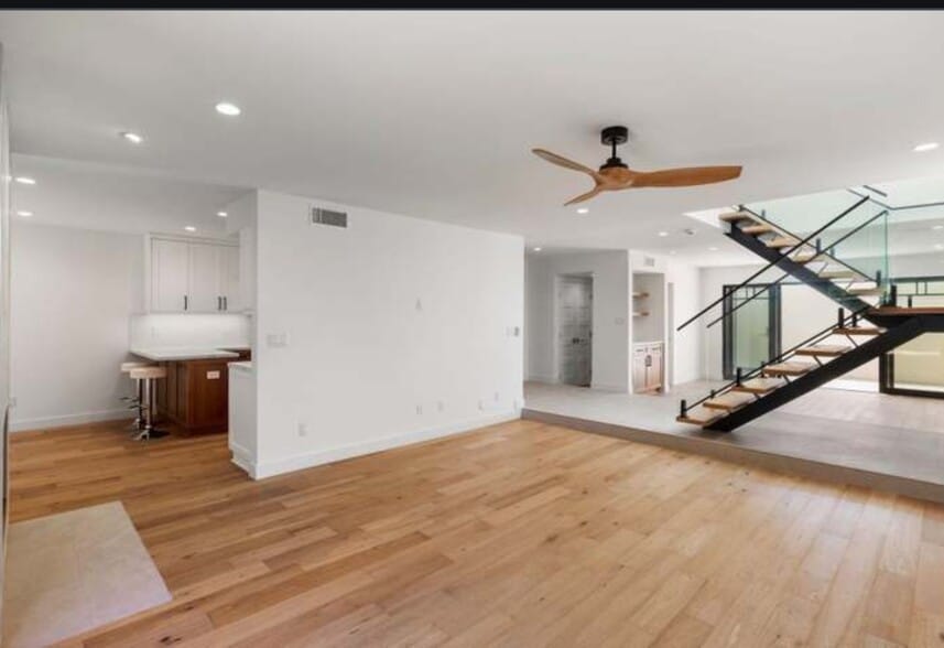 Building Photo - 15 Half Moon Bnd