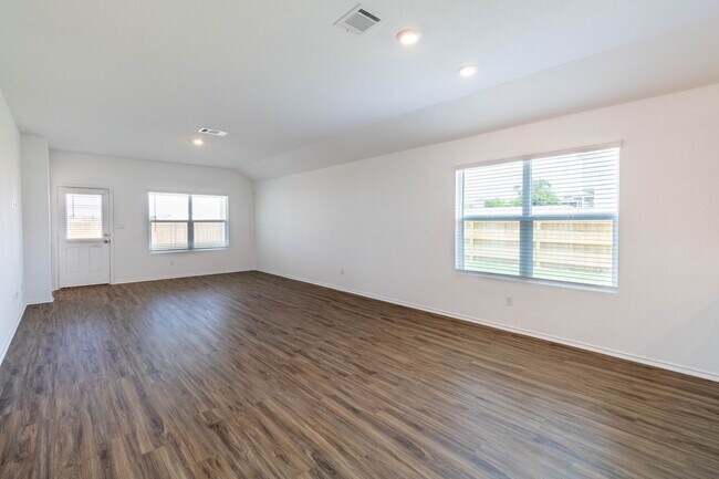 Building Photo - 5601 Bellissima Way