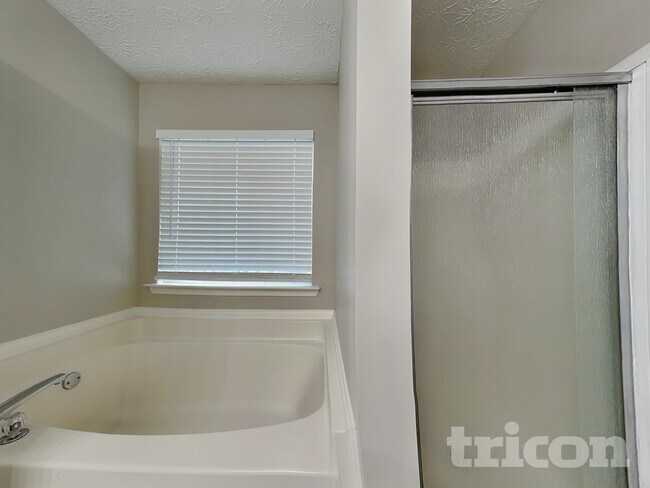 Building Photo - 1528 Cardinal Ln