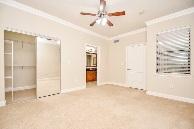 Building Photo - 2299 Lone Star Dr
